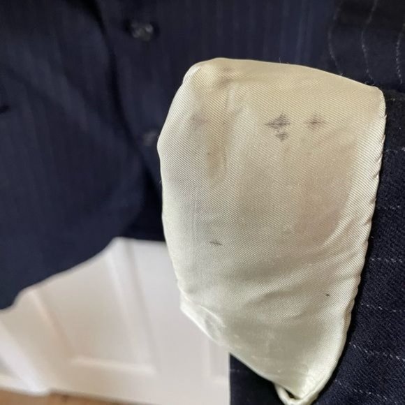 Brooks Brothers Men’s “346” Navy Pinstriped Blazer - Picture 8 of 16